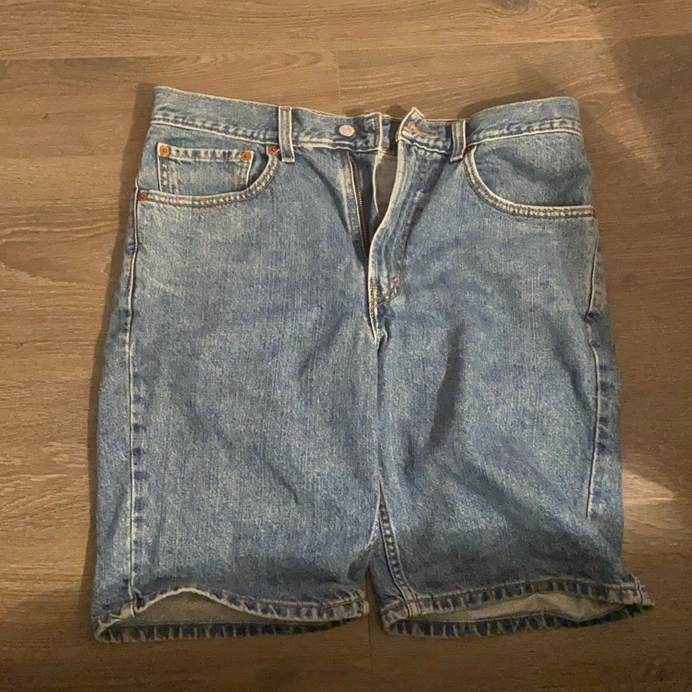 Levi’s demin shorts
